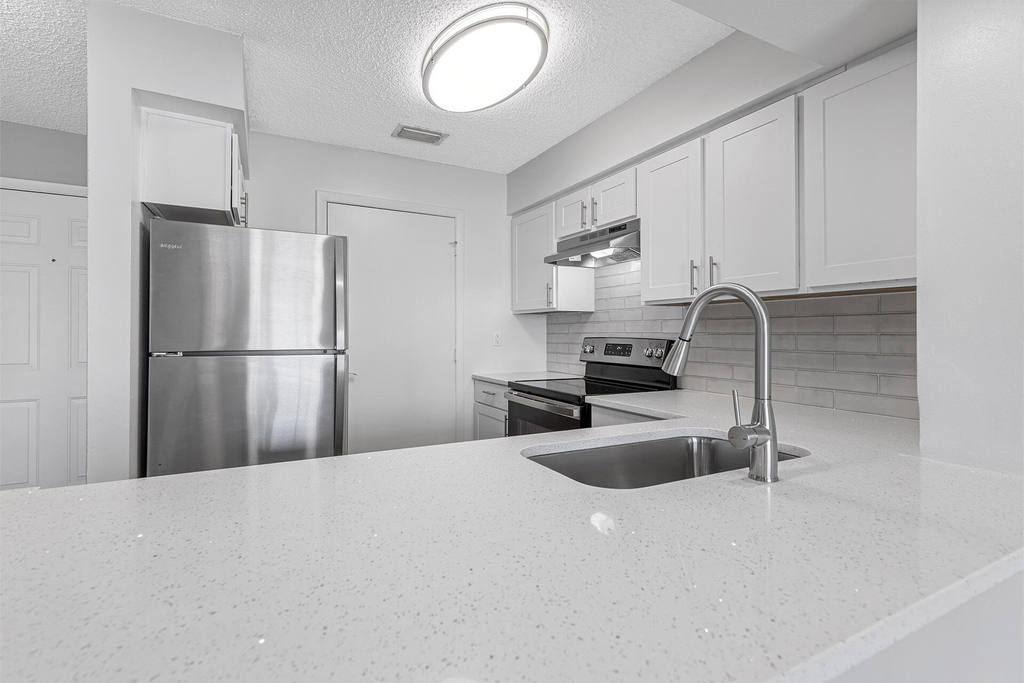 17900 Ne 31st Court - Photo 9
