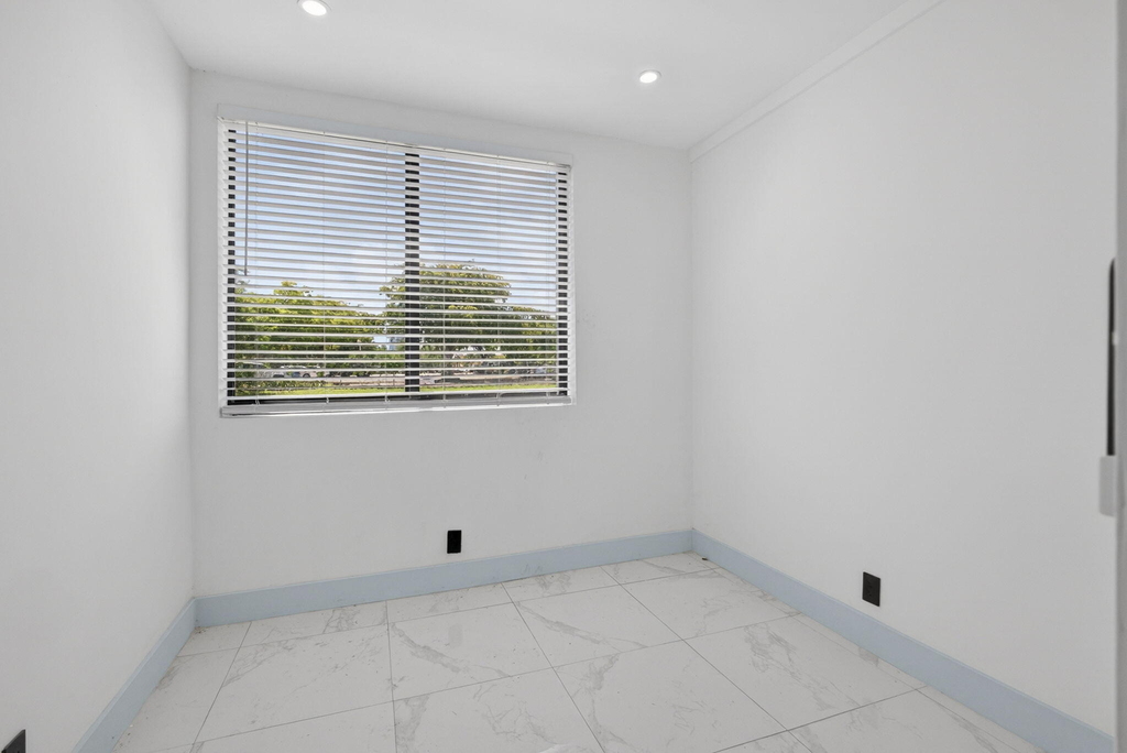 324 20th Street - Photo 6