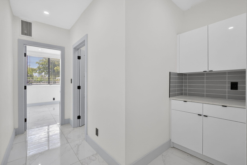 324 20th Street - Photo 9
