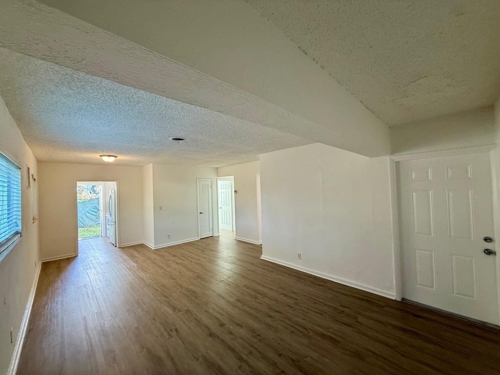 3221 Ne 7th Avenue - Photo 1