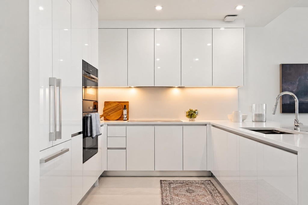 220 Lake Shore Drive - Photo 3