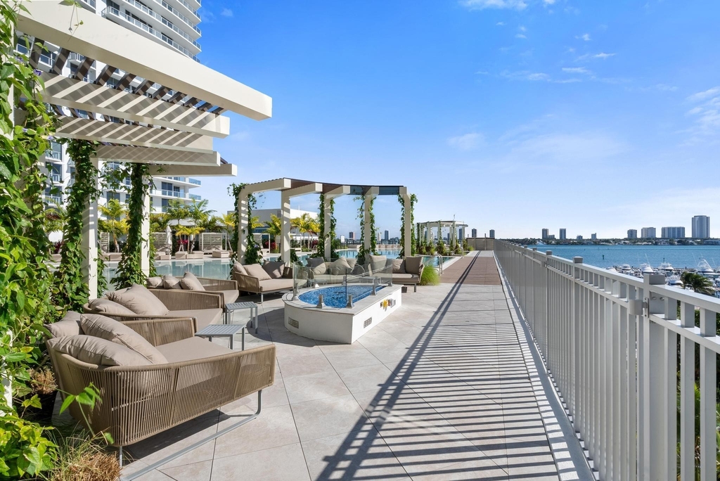 220 Lake Shore Drive - Photo 19