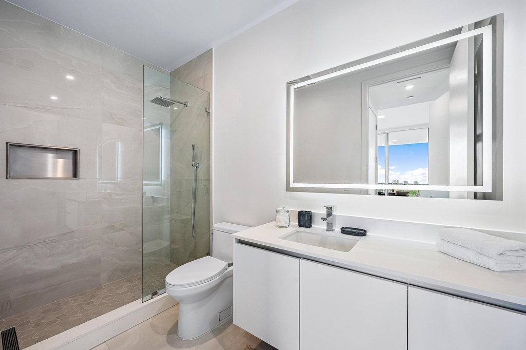 220 Lake Shore Drive - Photo 10