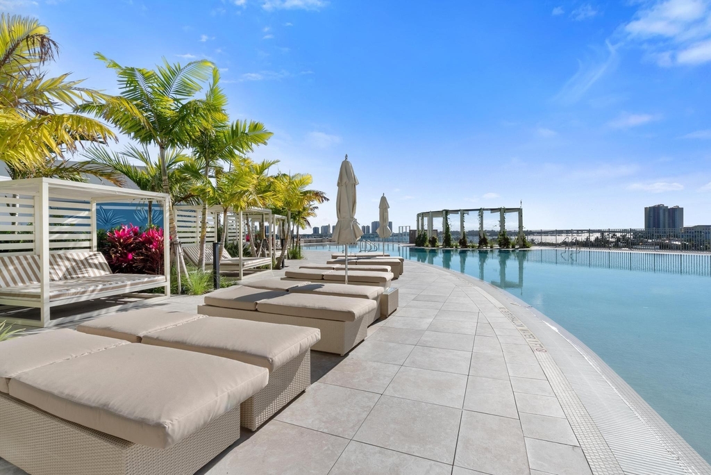 220 Lake Shore Drive - Photo 17