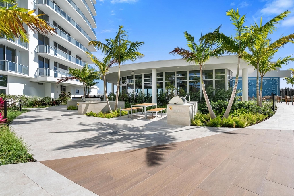 220 Lake Shore Drive - Photo 18
