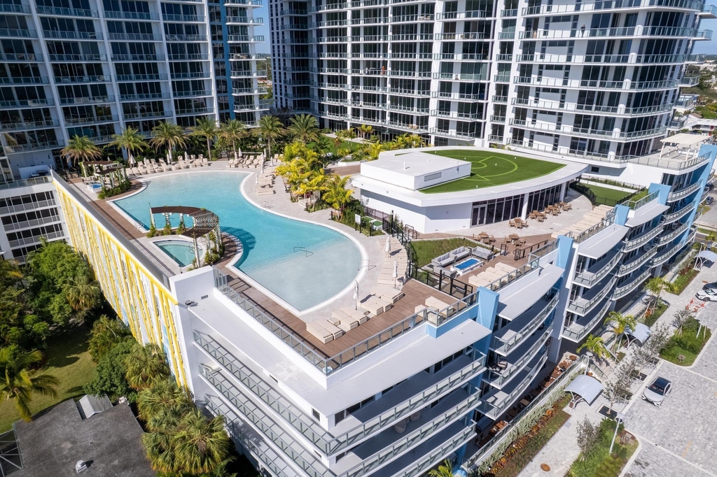 220 Lake Shore Drive - Photo 22