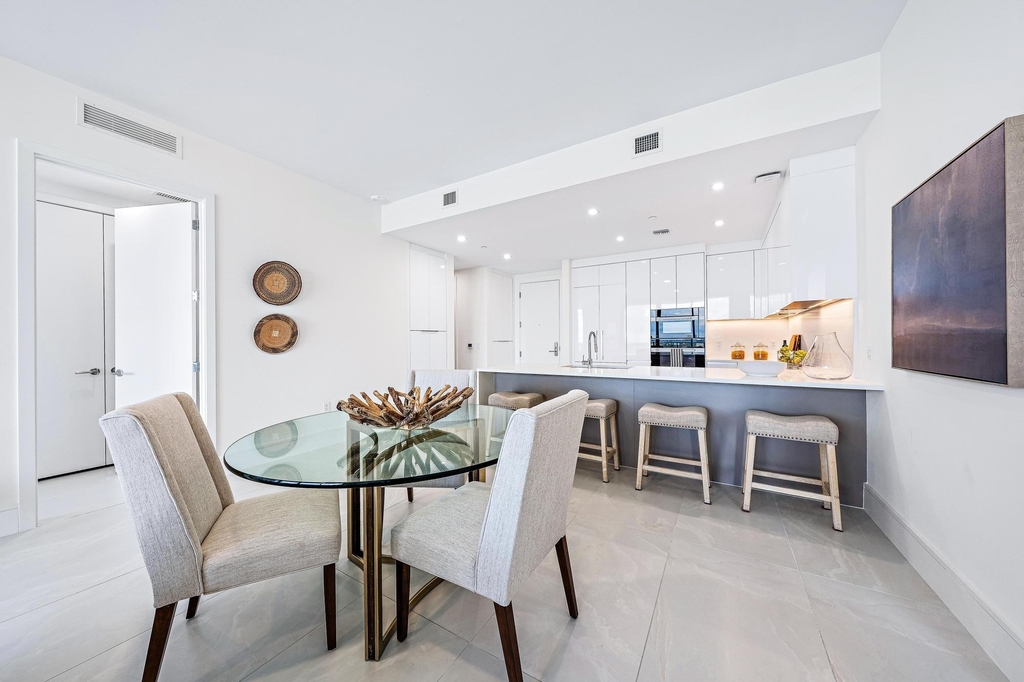 220 Lake Shore Drive - Photo 5