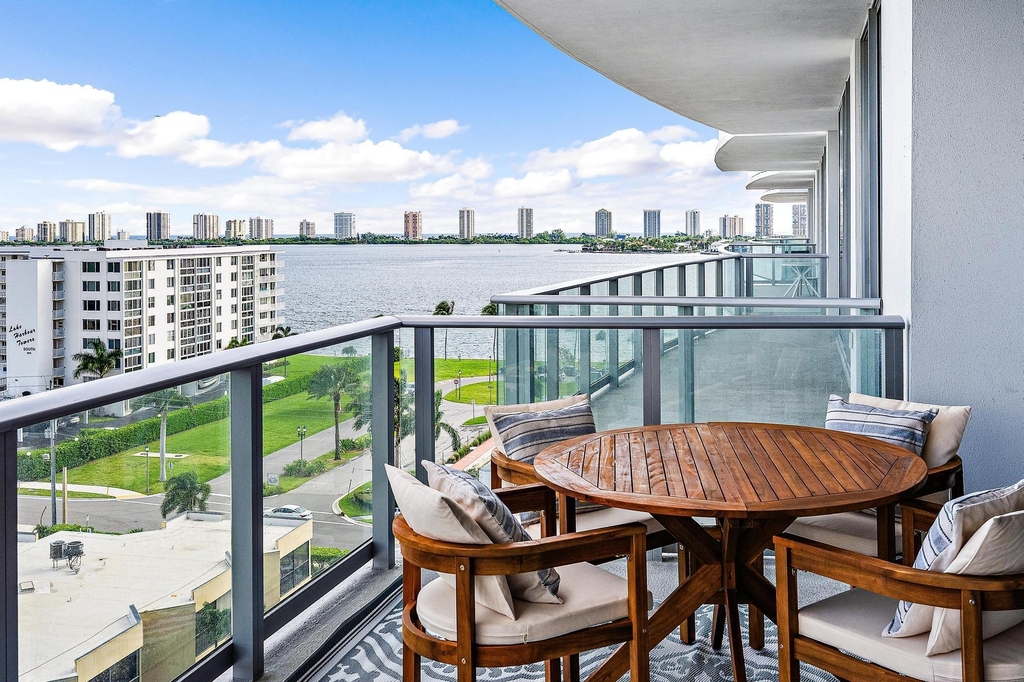 220 Lake Shore Drive - Photo 14