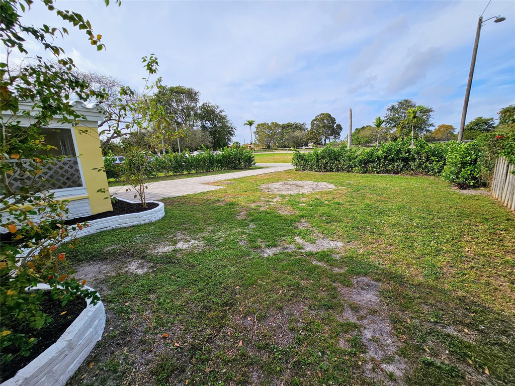 2040 Ne 174th Street - Photo 33