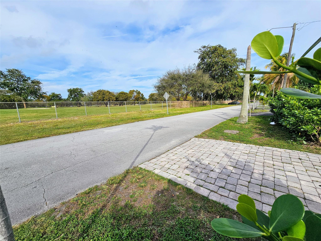 2040 Ne 174th Street - Photo 30