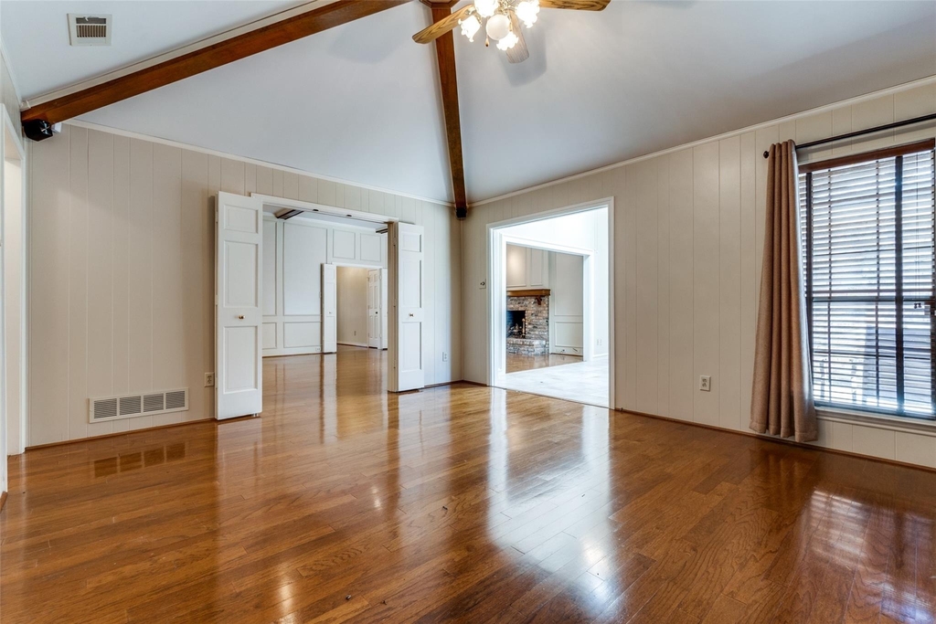 7010 Northwood Road - Photo 9