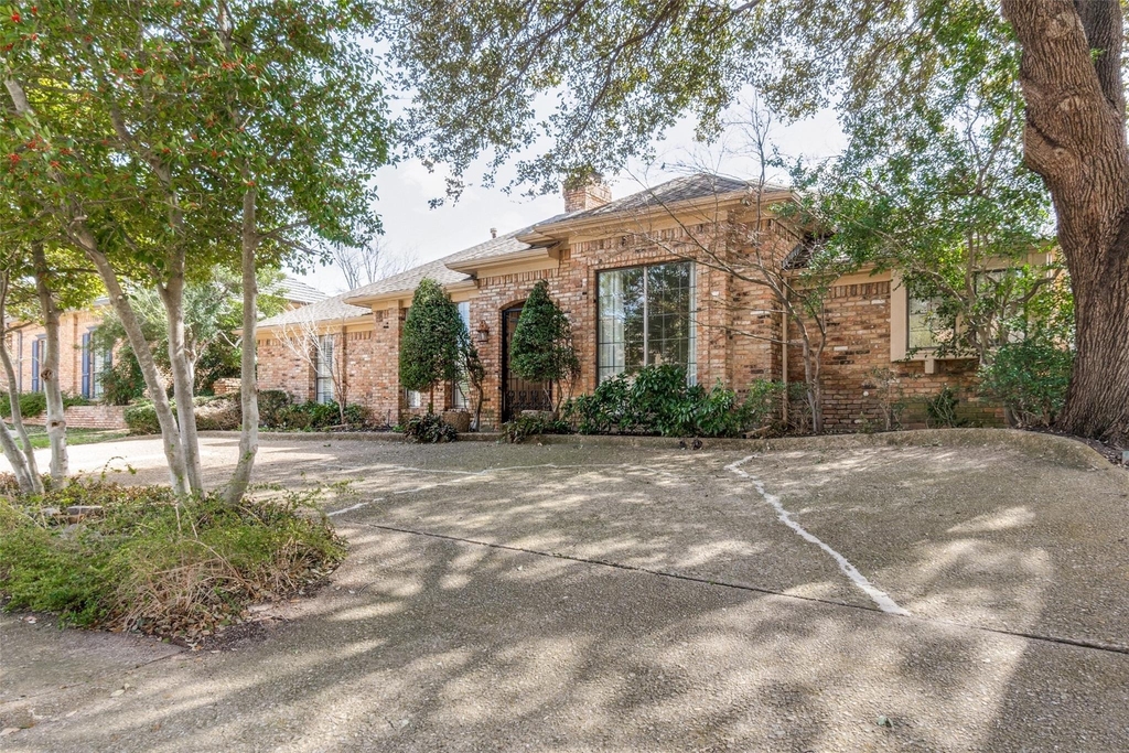 7010 Northwood Road - Photo 0