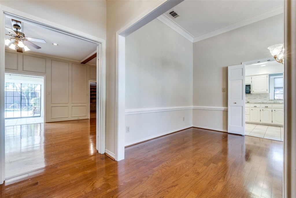 7010 Northwood Road - Photo 4
