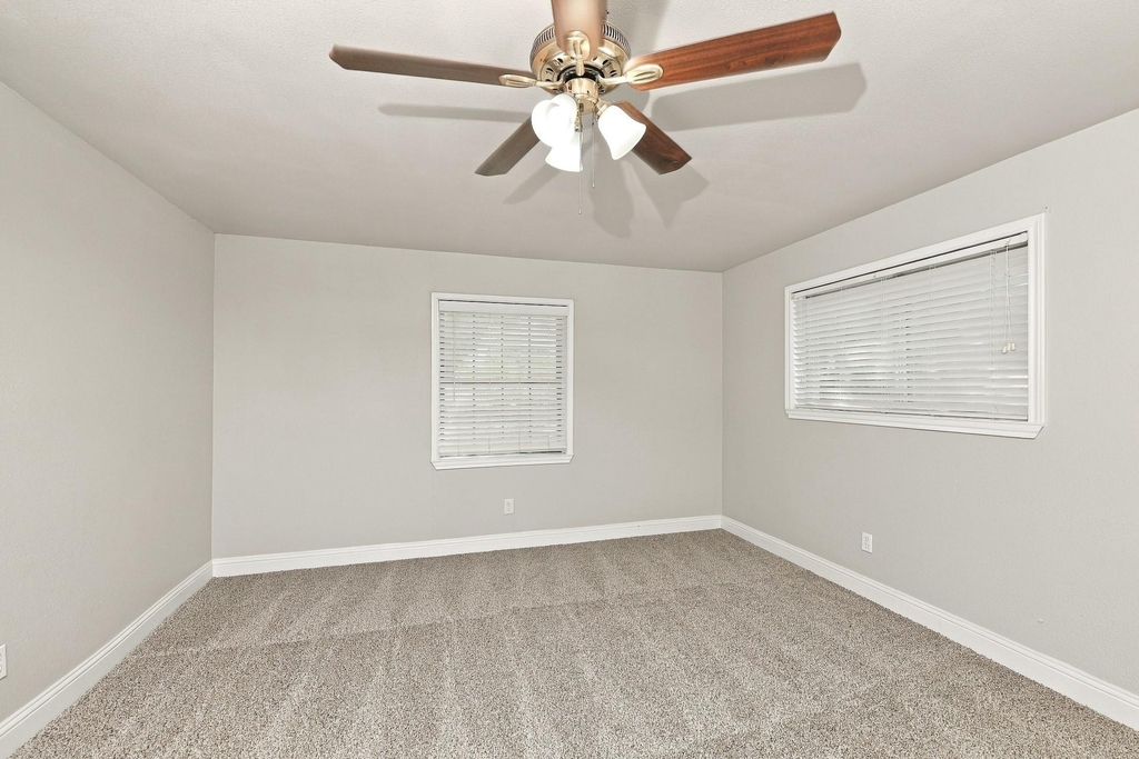7709 Texridge Drive - Photo 6