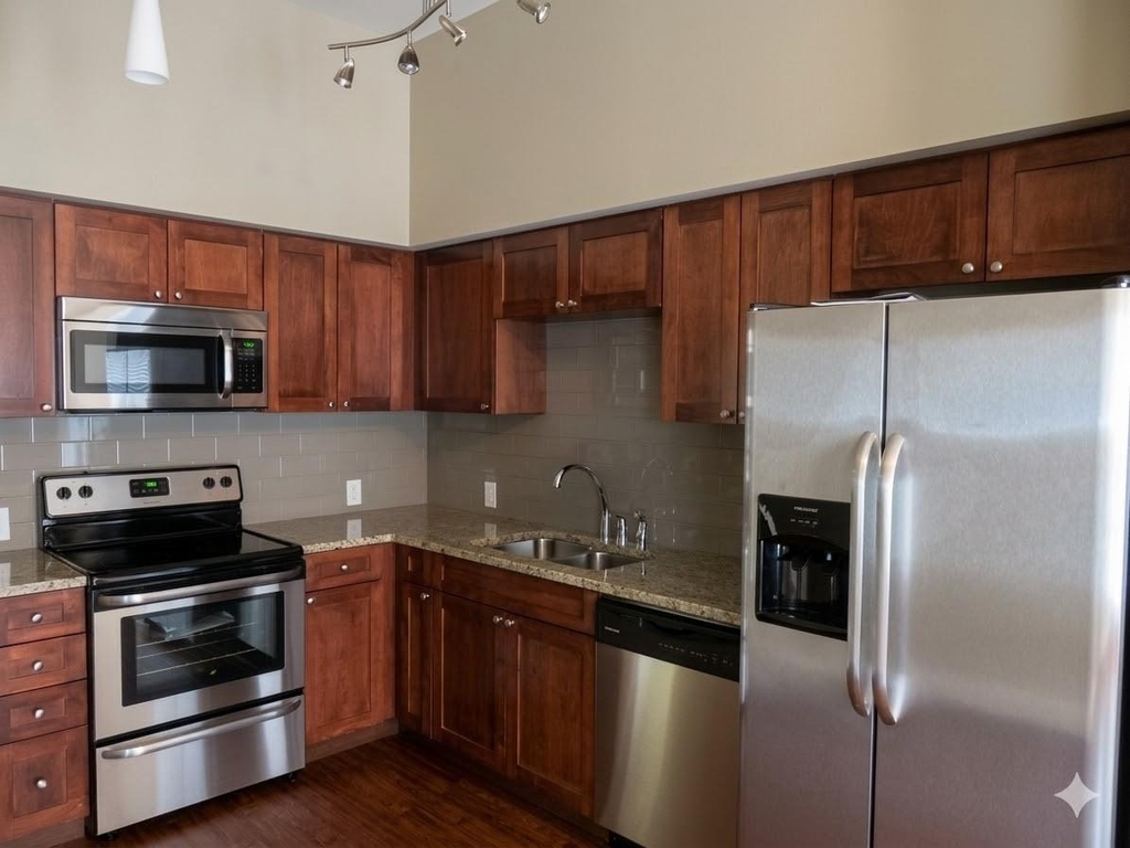 928 Travis Avenue - Photo 4