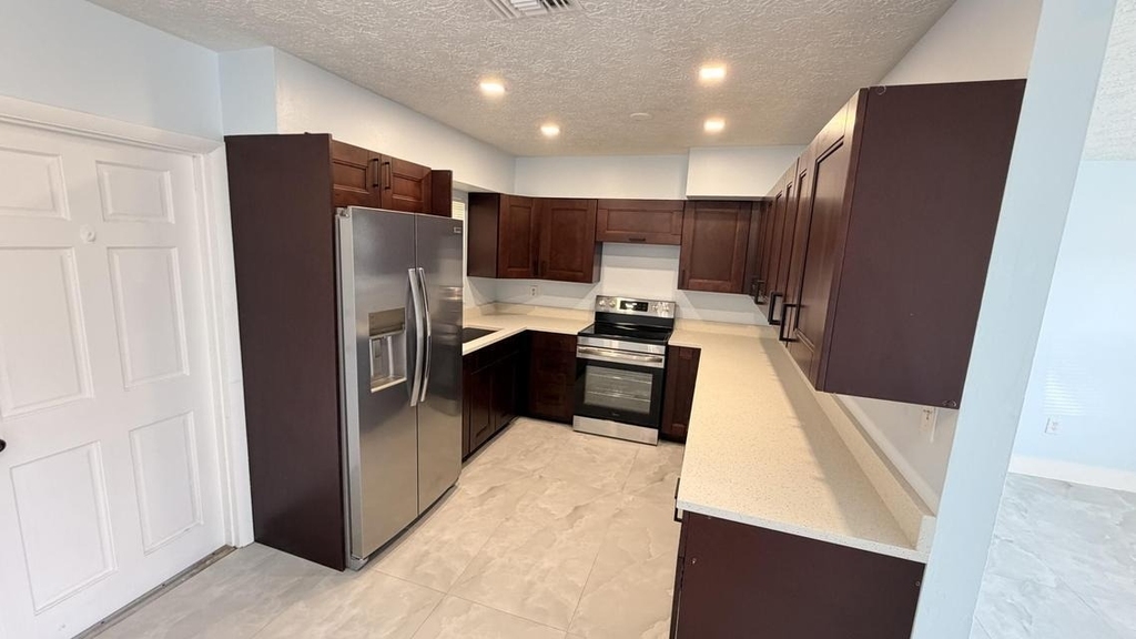 928 Fra-mar Place - Photo 1