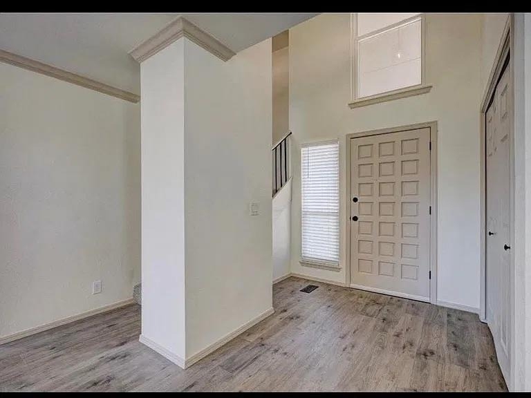 2221 S Shadowridge Court - Photo 2