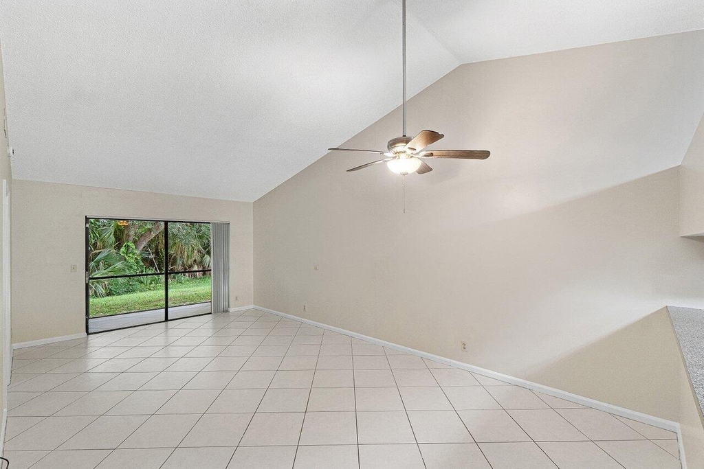 462 Hardwood Place - Photo 6