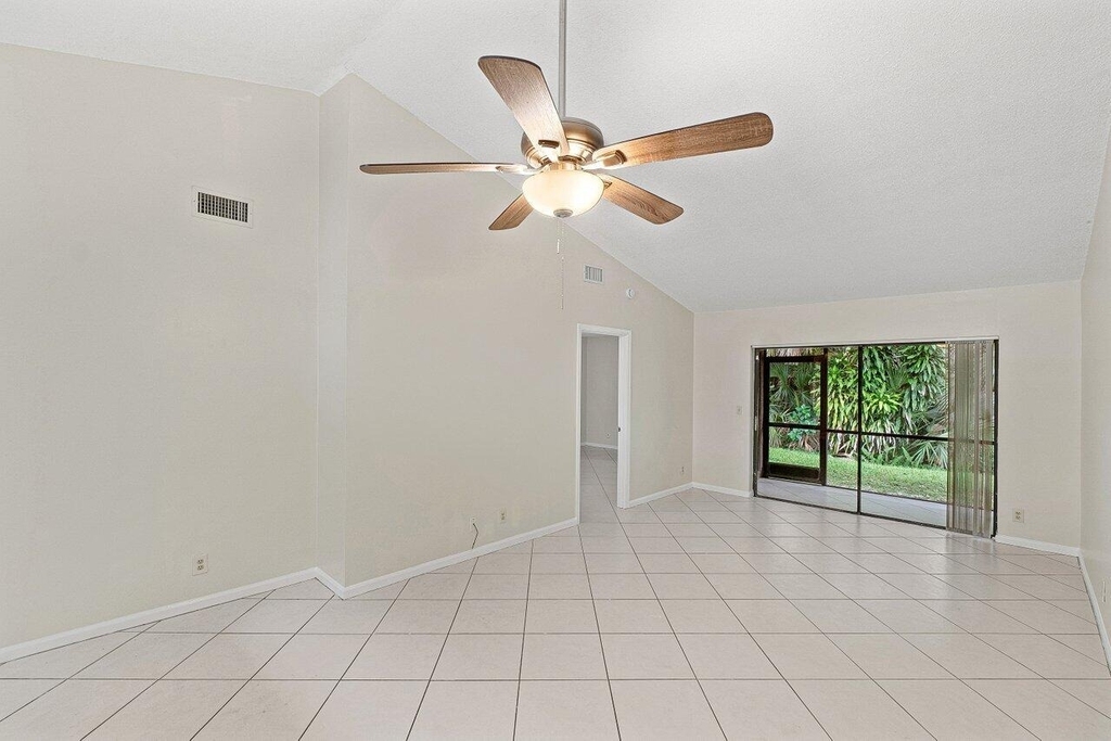 462 Hardwood Place - Photo 7