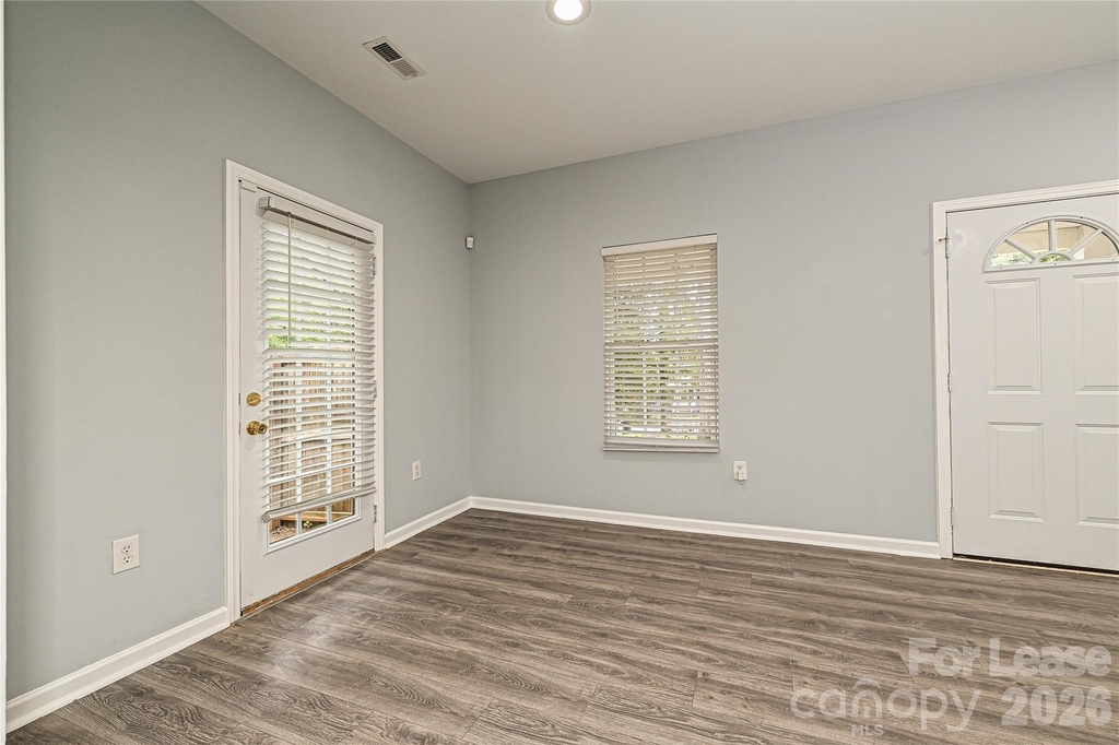 1233 Calhoun Street - Photo 9