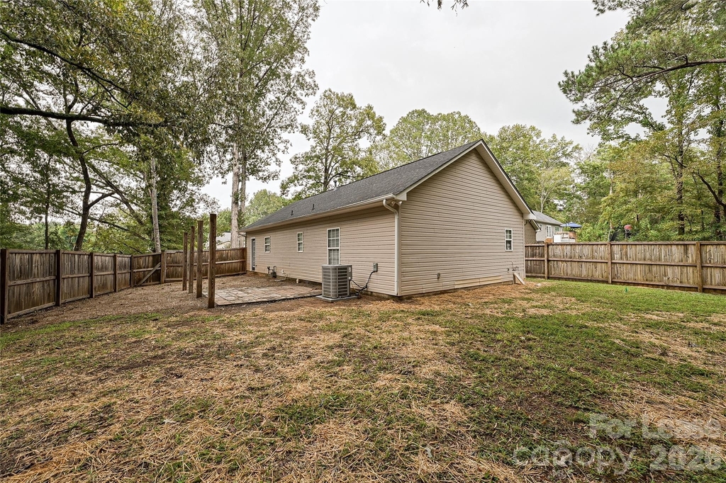 1233 Calhoun Street - Photo 21
