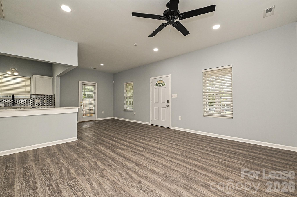 1233 Calhoun Street - Photo 3