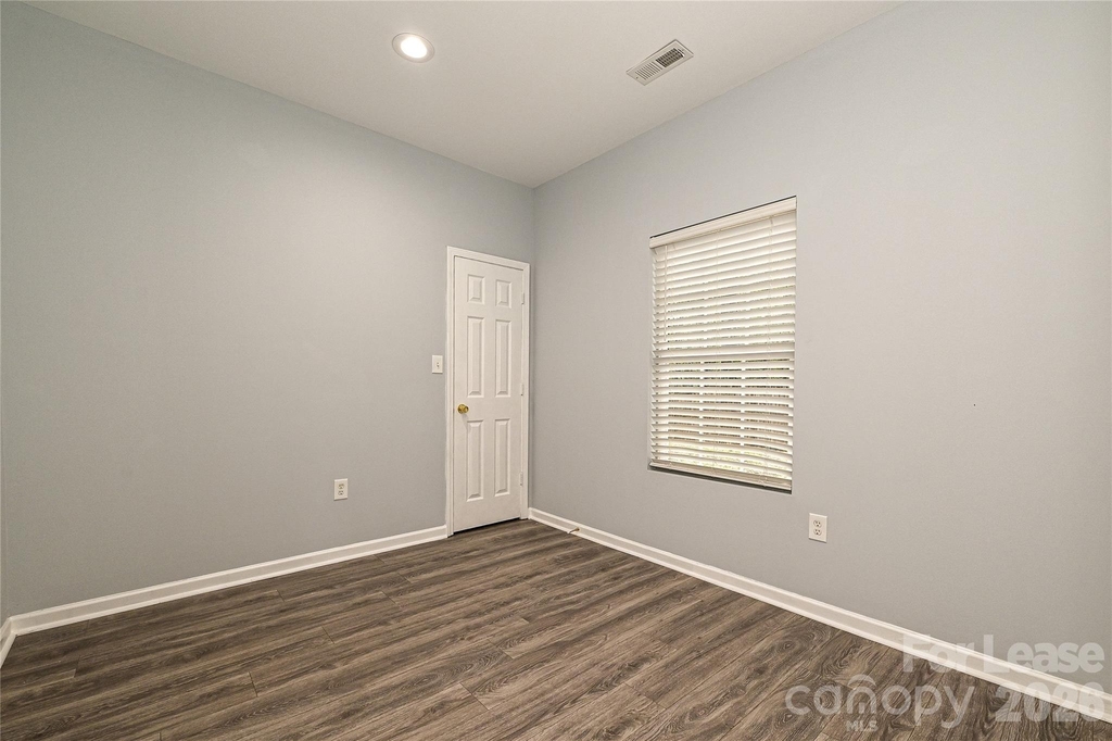 1233 Calhoun Street - Photo 16