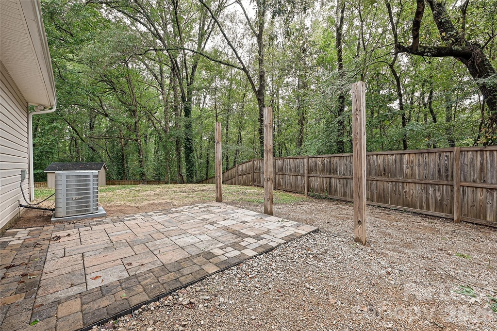 1233 Calhoun Street - Photo 19