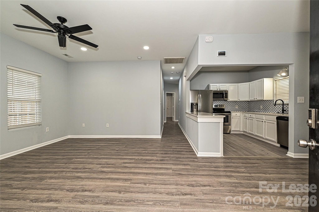 1233 Calhoun Street - Photo 2
