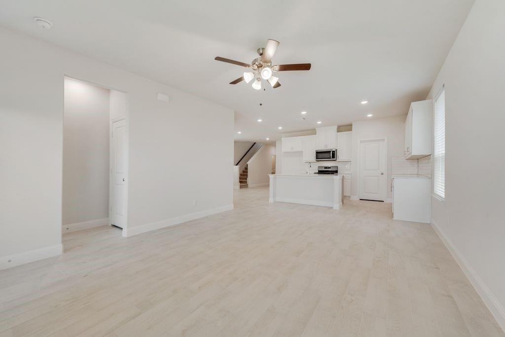 3004 Isla Terrace - Photo 5