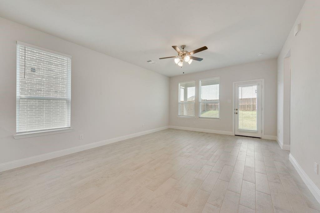 3004 Isla Terrace - Photo 4