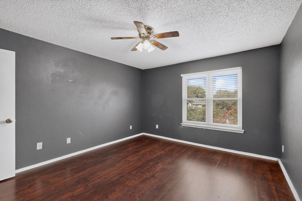 8109 Skillman Street - Photo 14