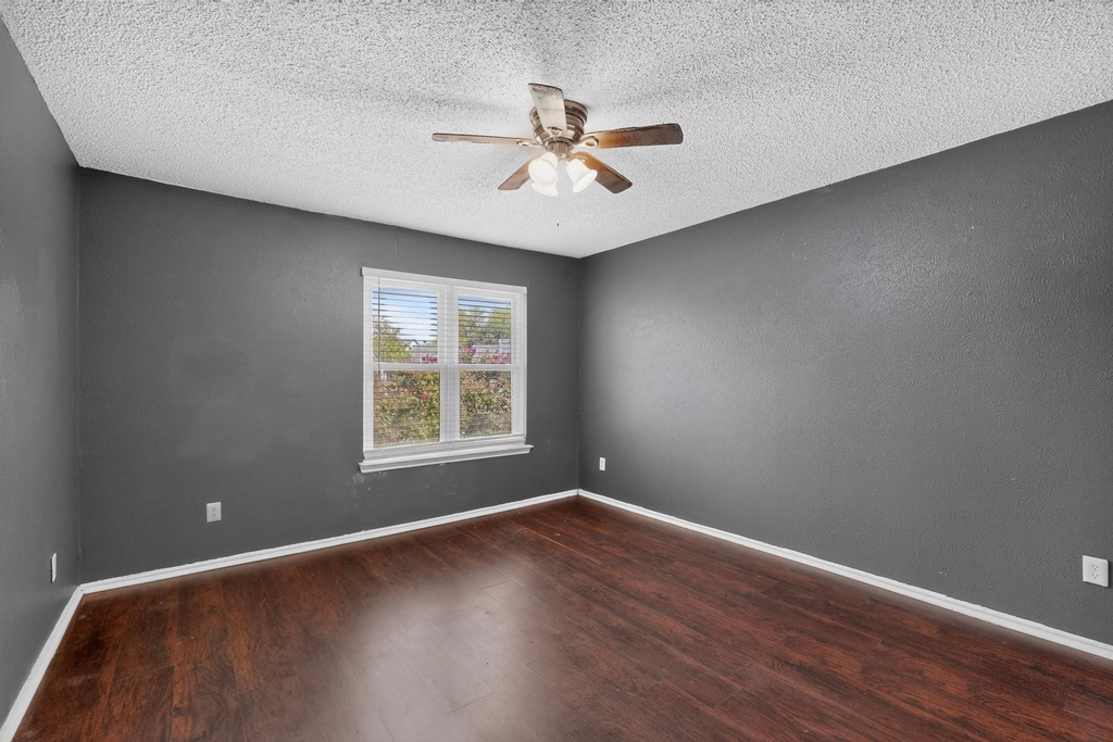 8109 Skillman Street - Photo 12