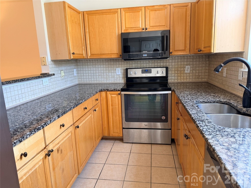 11017 Lancaster Park Drive - Photo 7