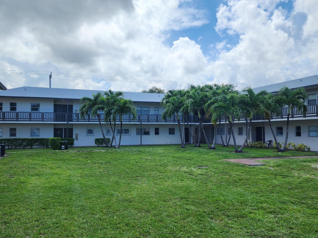 1420 Nw 2nd Street - Photo 0