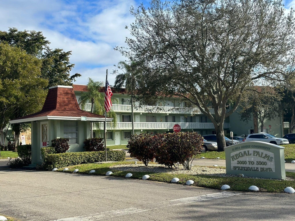 3000 Springdale Boulevard - Photo 0