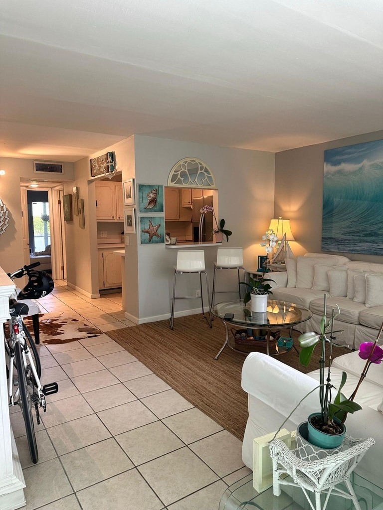 3000 Springdale Boulevard - Photo 3