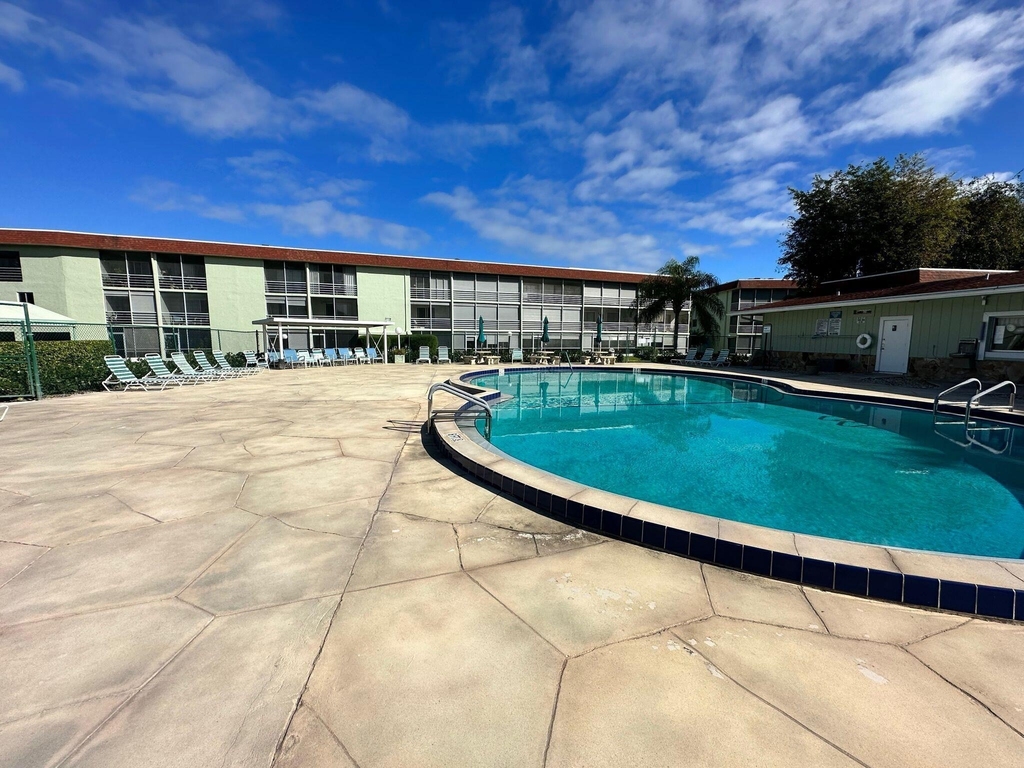 3000 Springdale Boulevard - Photo 20