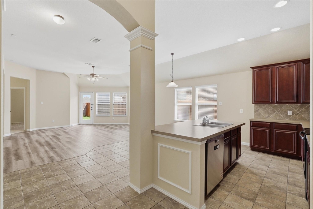 506 Hackberry Drive - Photo 8