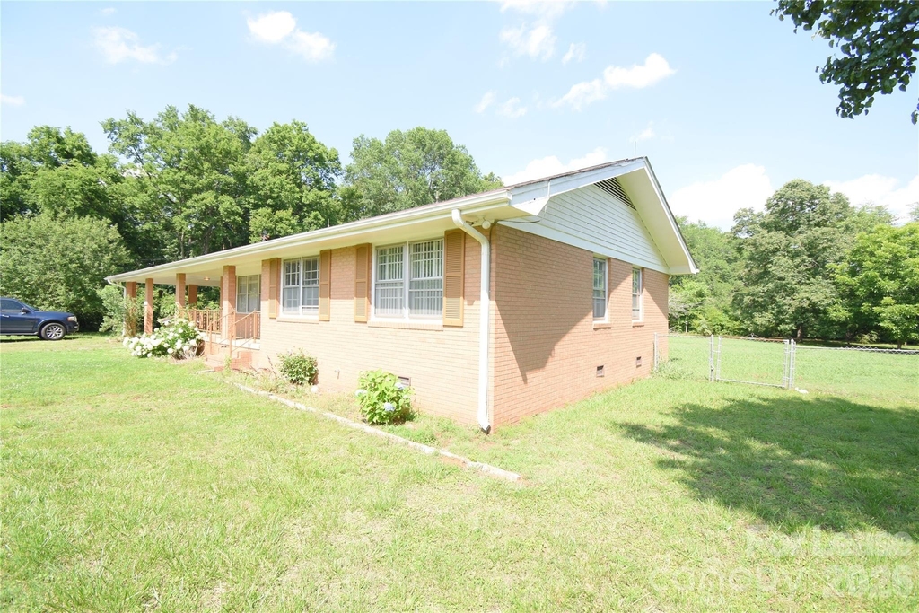 4099 Shenandoah Drive Sw - Photo 1