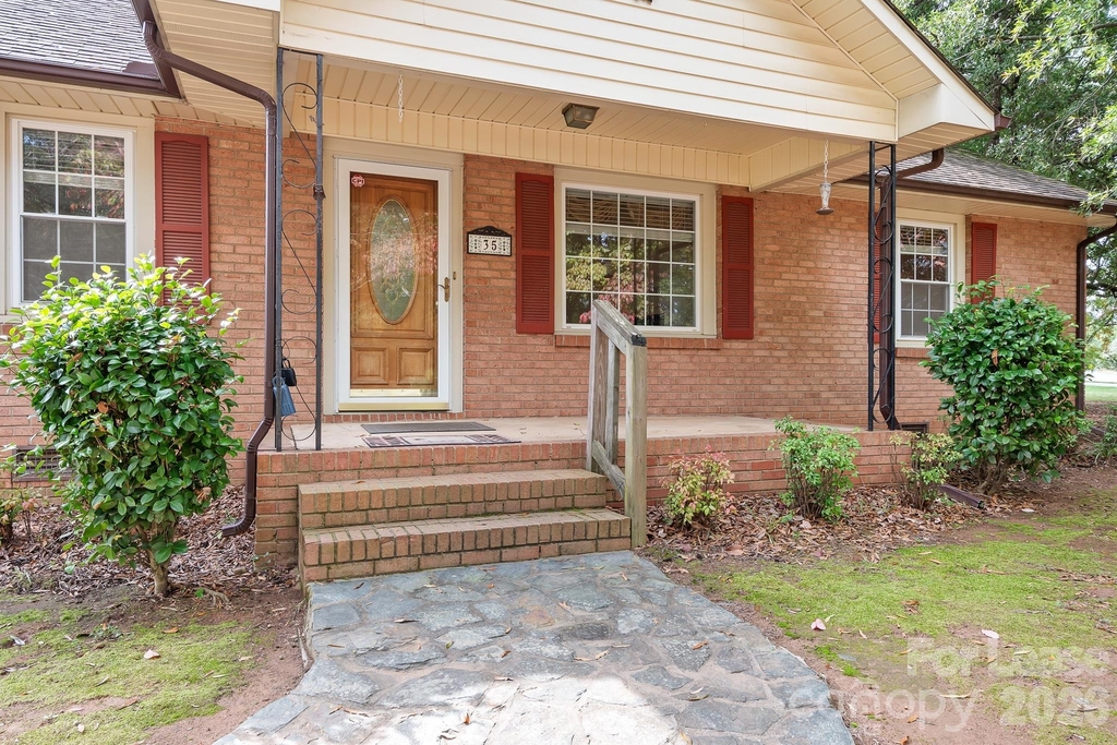 35 Sumner Avenue Nw - Photo 2