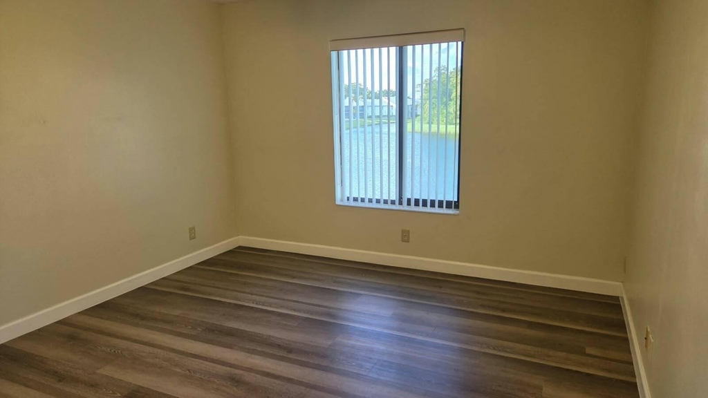 1002 Green Pine Boulevard - Photo 10
