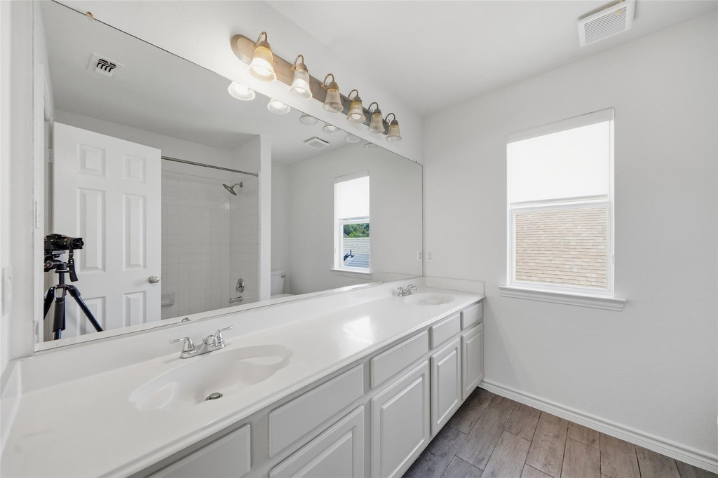 1431 Constellation Drive - Photo 32