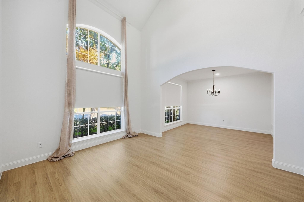1431 Constellation Drive - Photo 2