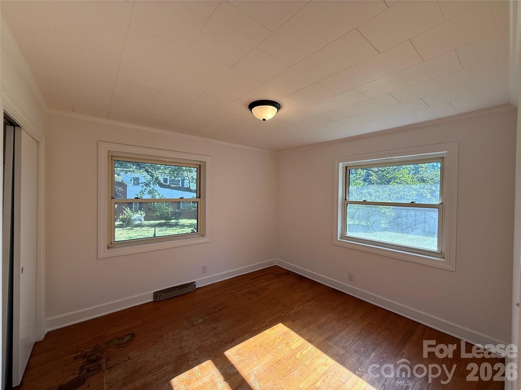 805 E Iredell Avenue - Photo 11