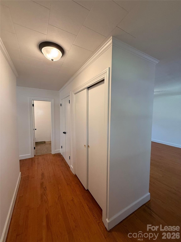 805 E Iredell Avenue - Photo 8