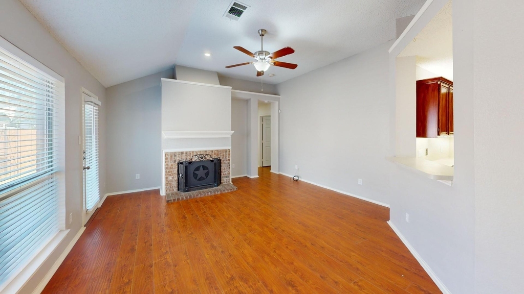 5210 Welbeck Court - Photo 3