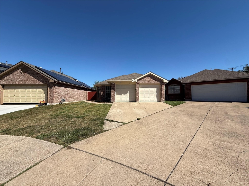 5210 Welbeck Court - Photo 0