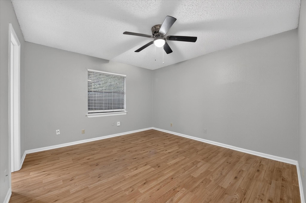 6319 Christy Court - Photo 15