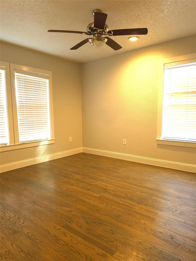 3123 Arizona Avenue - Photo 9